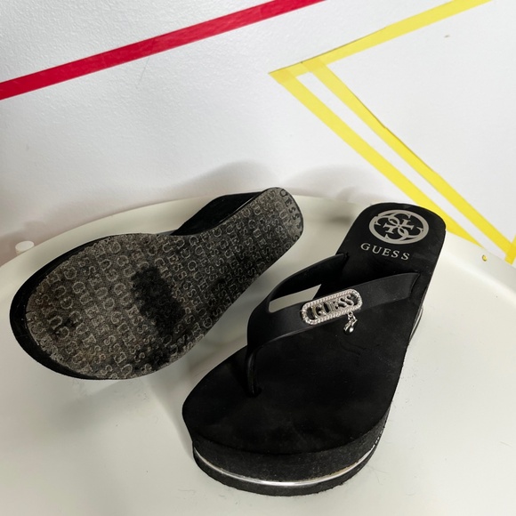 Guess Platform Back Thong Sandal - Picture 3 of 4